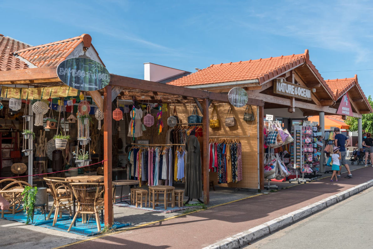 Boutique de souvenirs à Vendays Montalivet