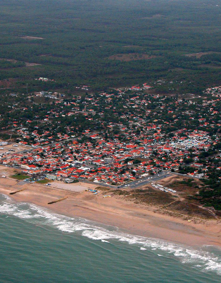 Vue aerienne de la commune de Vendays Montalivet